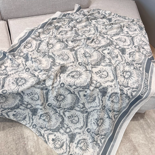 디올 비치 숄 라이트 그레이