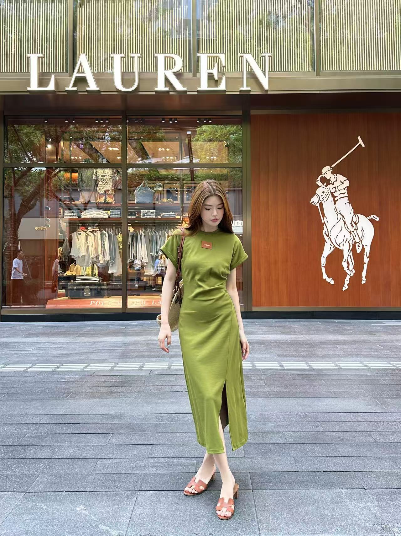 로에베 라운드넥 원피스