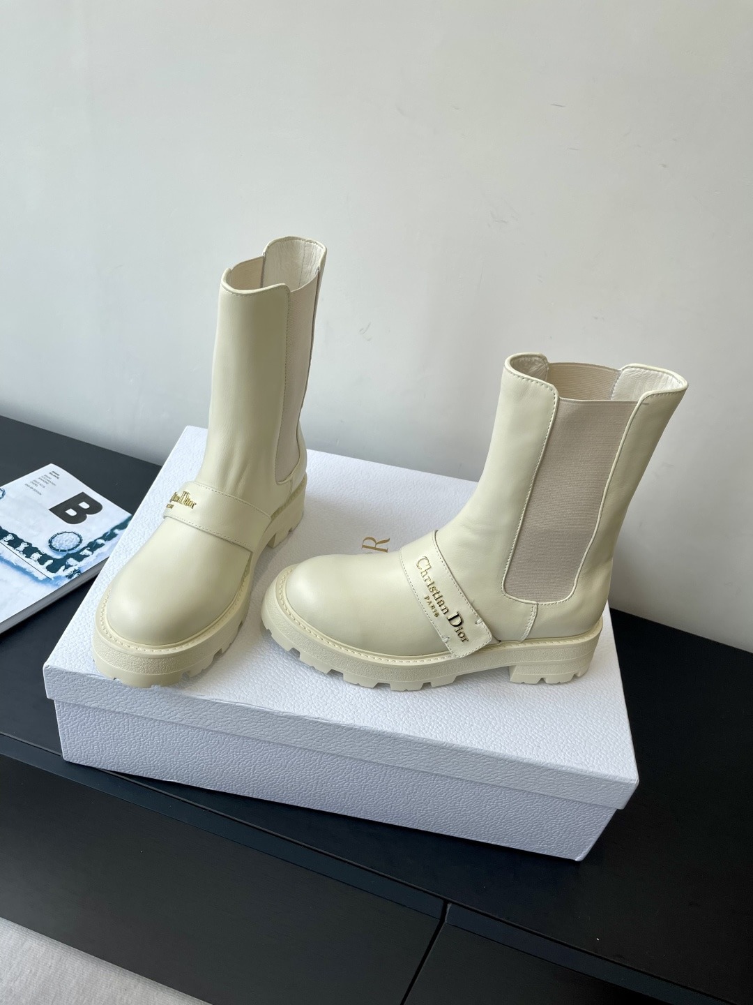 디올 25 신상 D-Quest 시리즈 라이더 부츠