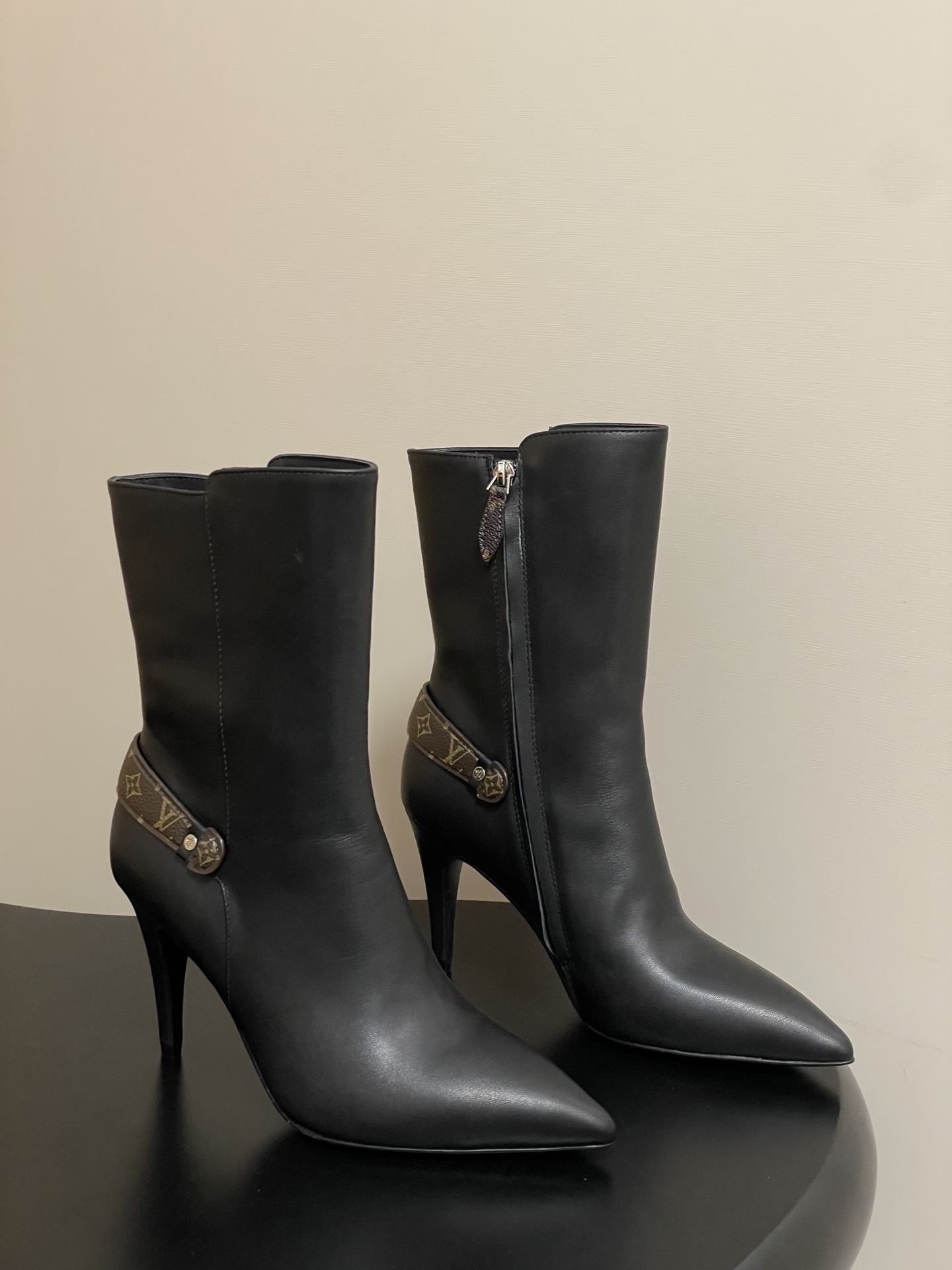루이비통 신상 레가시 앵클부츠
