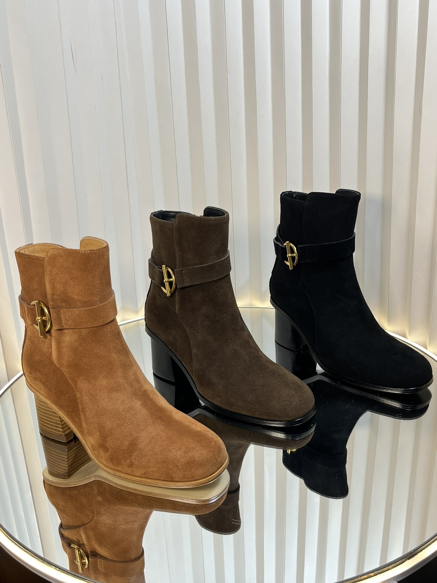 에르메스 스웨이드 앵클 부츠