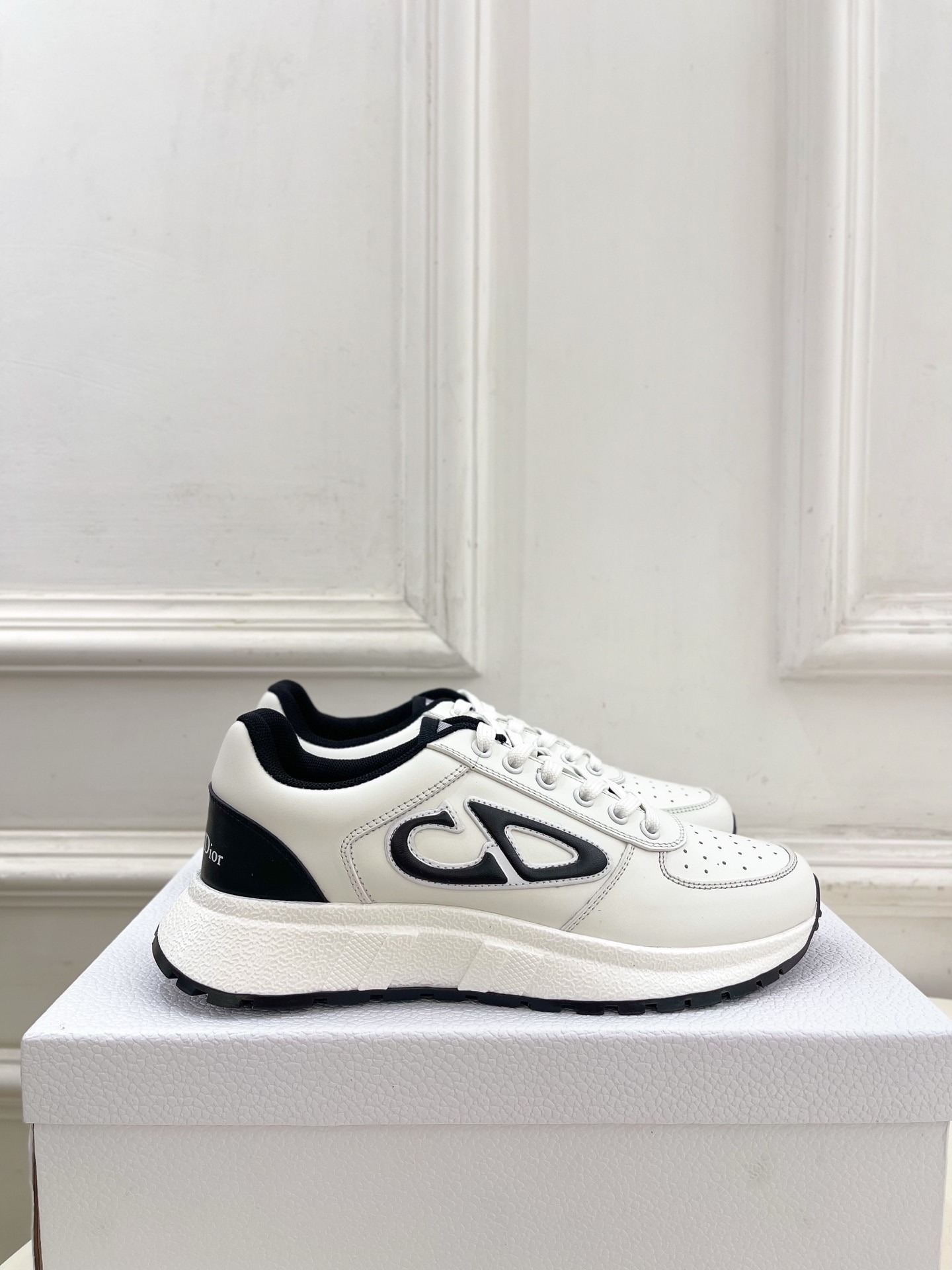 디올 25 신상 커플 운동화