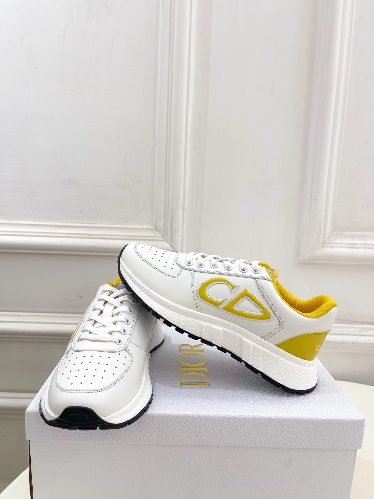 디올 25 신상 커플 운동화