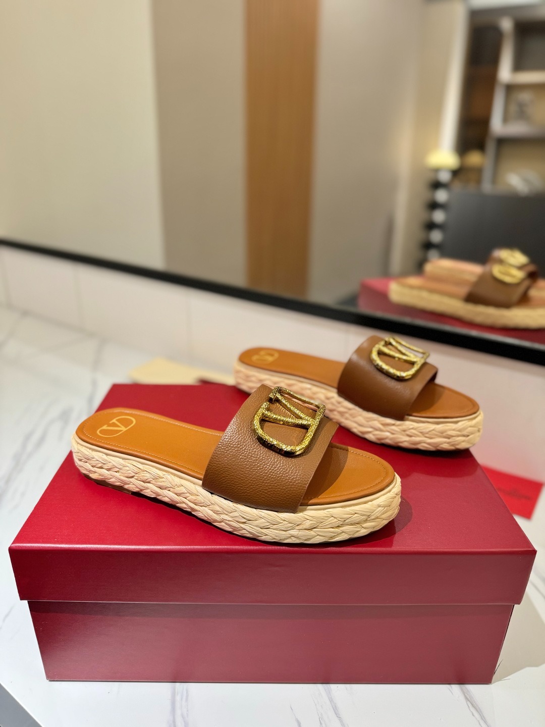 발렌티노 봄여름 신상 여성 슬리퍼