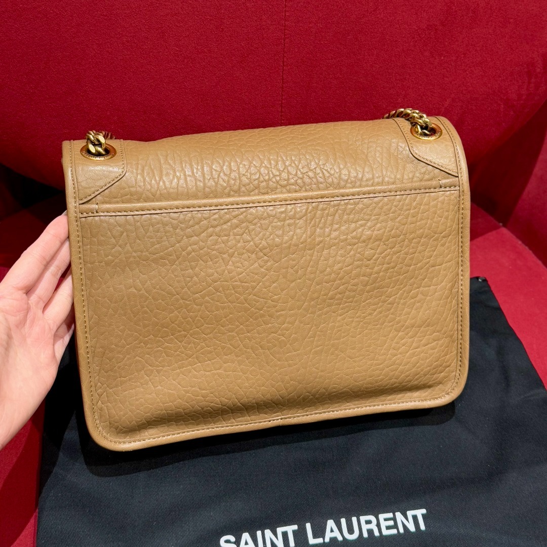 생로랑 니키 가죽 미디엄 숄더 백