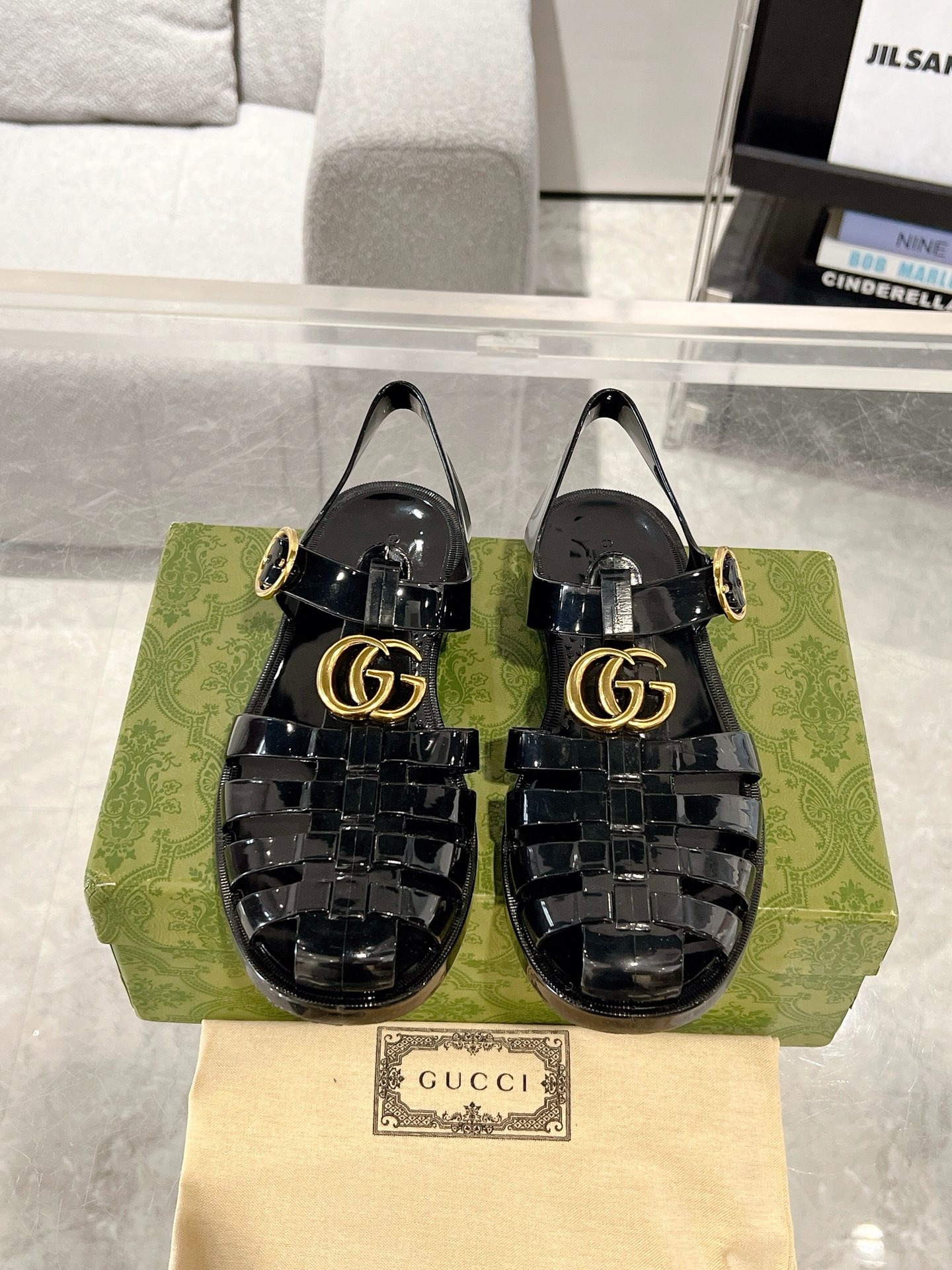 구찌 25ss 봄여름 신상 더블 G 젤리 샌들