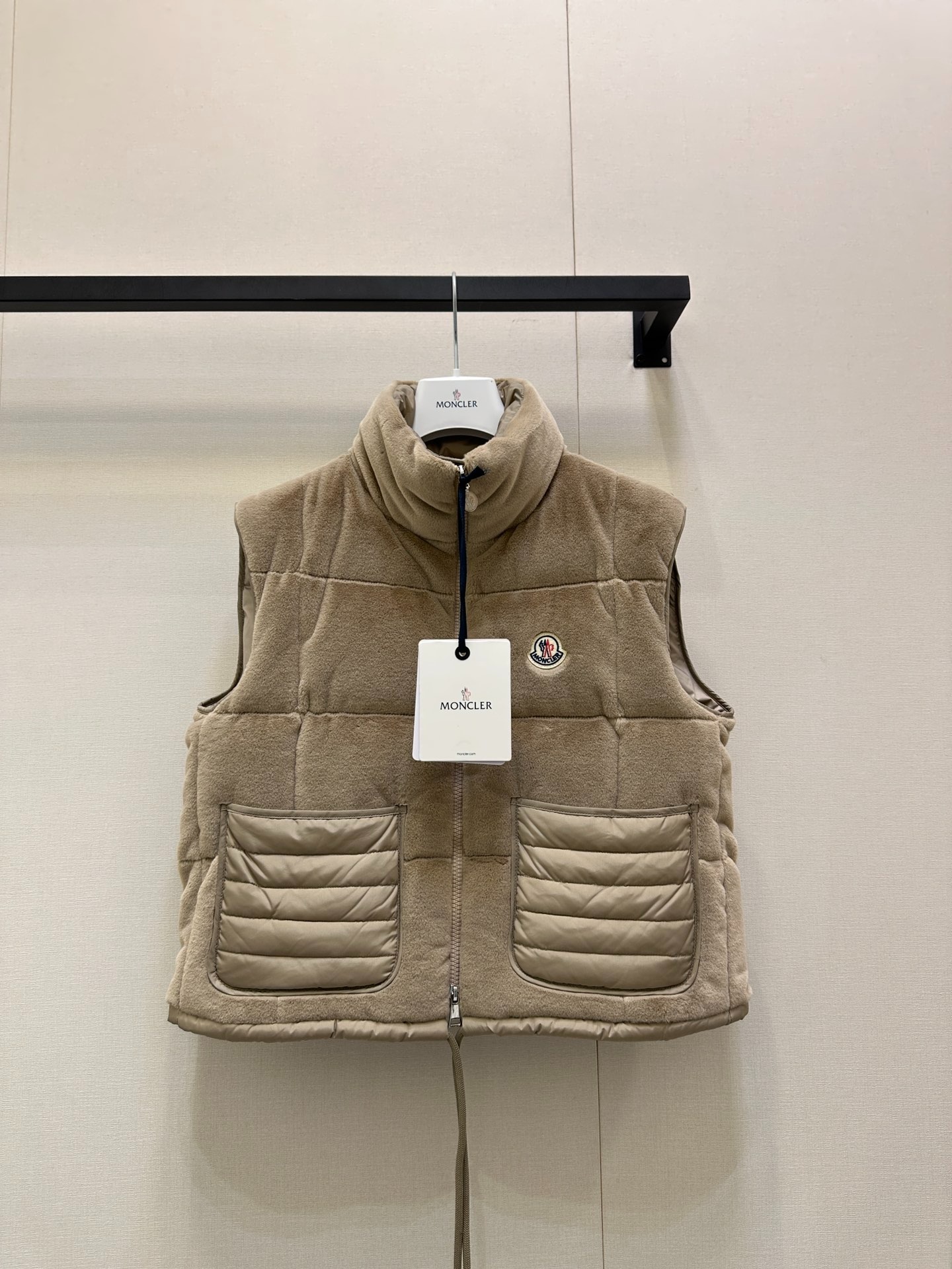 몽클레어 25FW 신상 벨벳 스트링 베스트