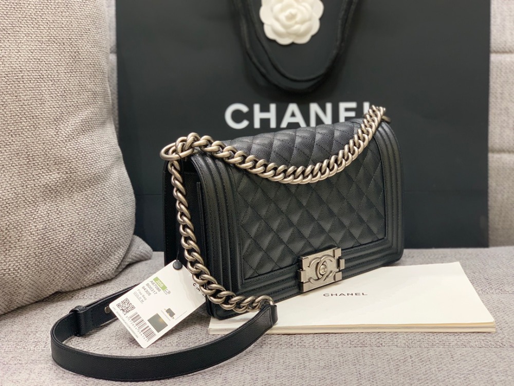 샤넬 보이백 미듐 A67086 