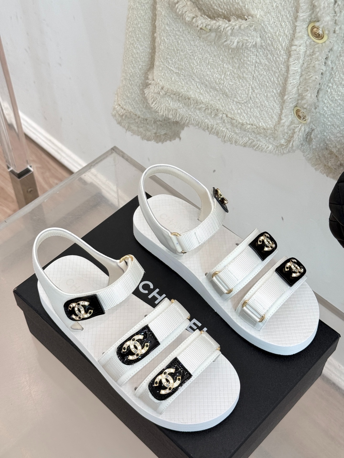 샤넬 25P 봄여름 신상 비치 벨크로 샌들