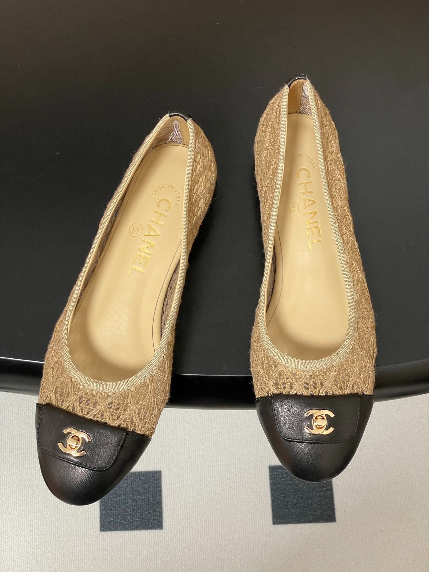 샤넬 25 더블C 통굽 망사 플랫 발레화