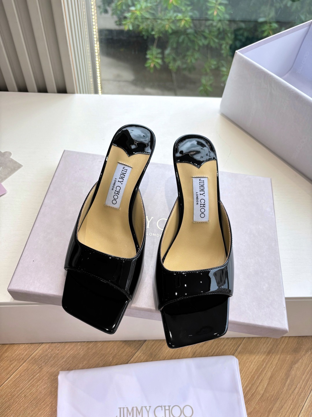 지미추 위클리 클래식 힐 슬리퍼