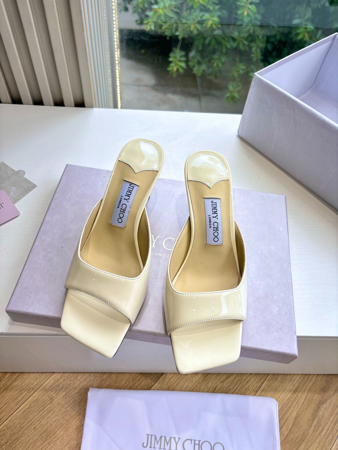 지미추 위클리 클래식 힐 슬리퍼