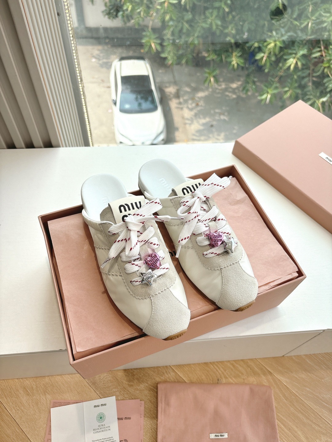 미우미우 25s 신상 캐주얼화