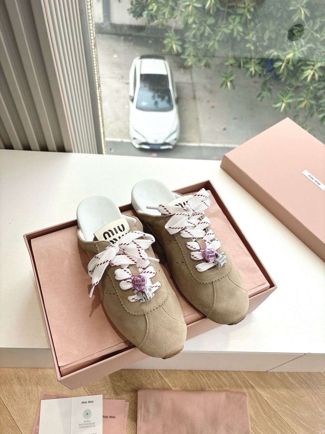 미우미우 25s 신상 캐주얼화