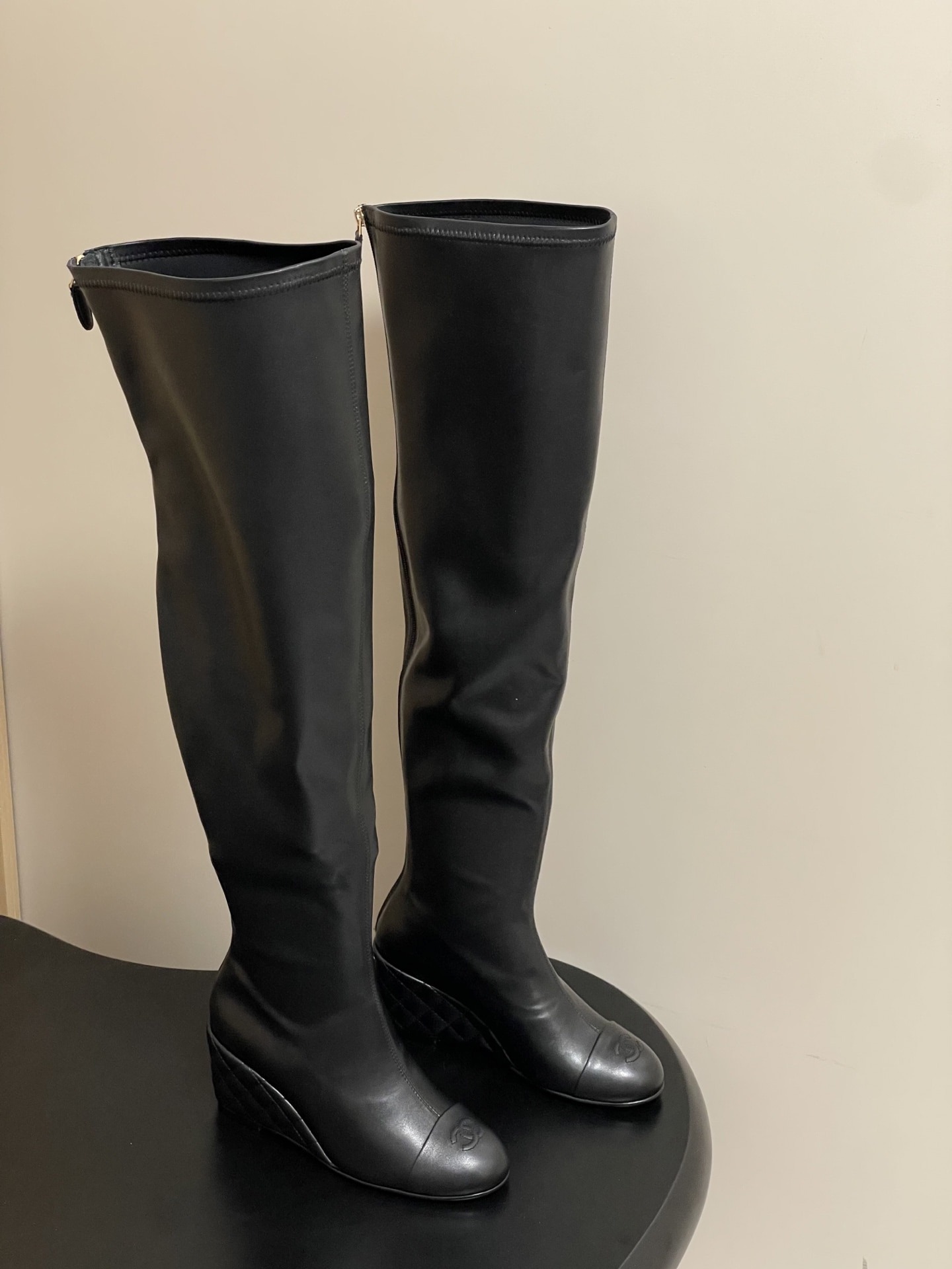 샤넬 25A 신상 더블C 웨지힐 스판부츠