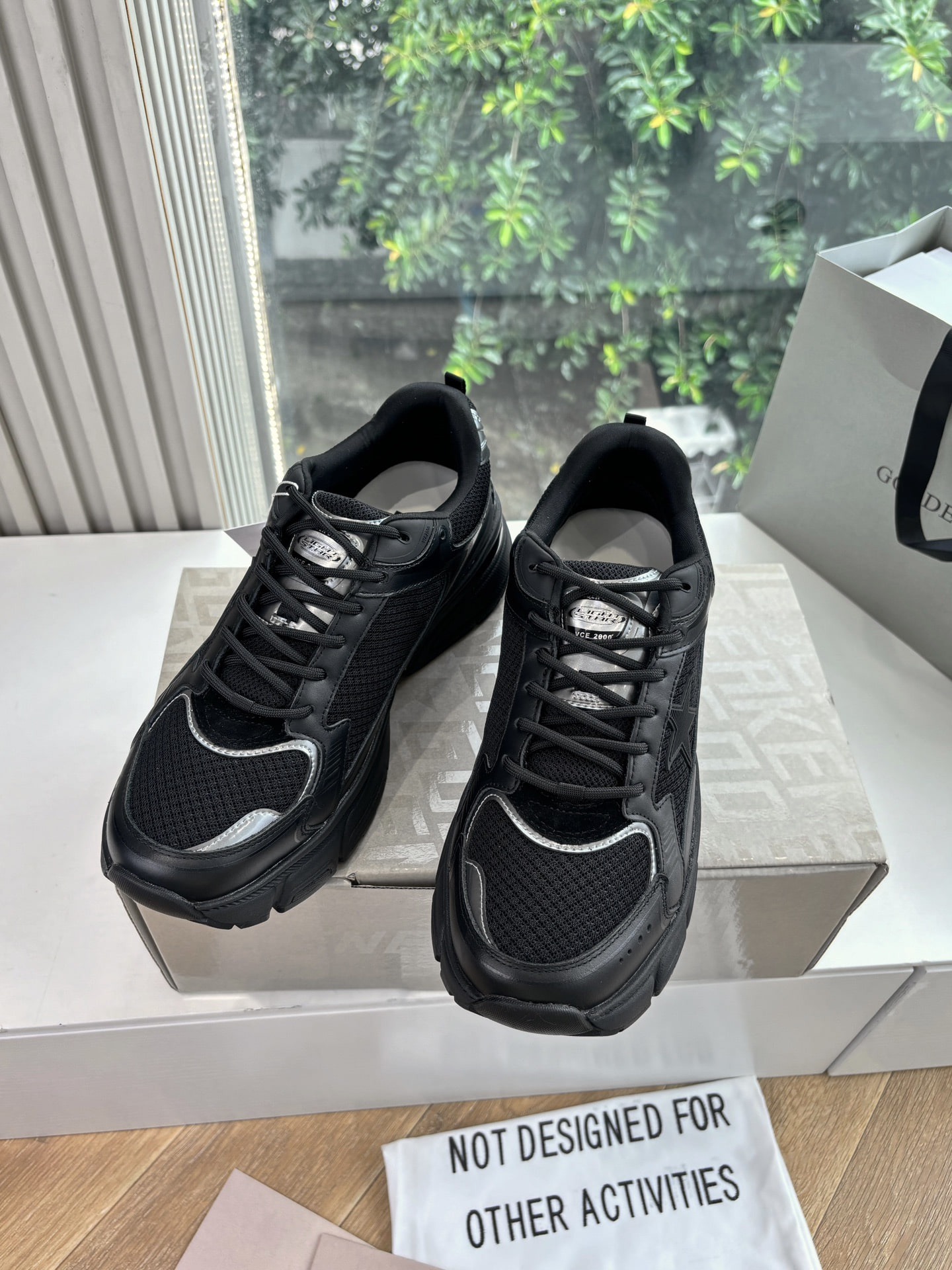 골든구스 로우탑 스니커즈