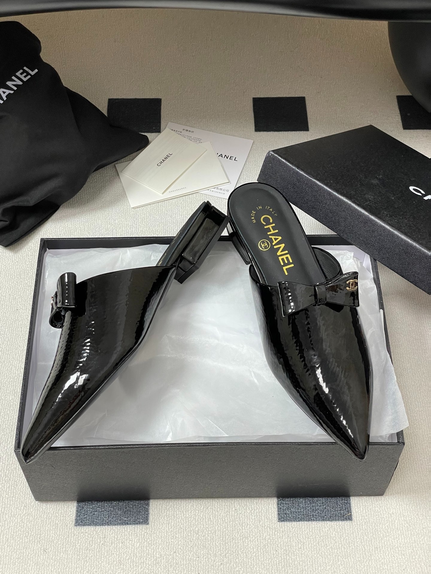 샤넬 25 가을 신상 세미슬리퍼 뮬러