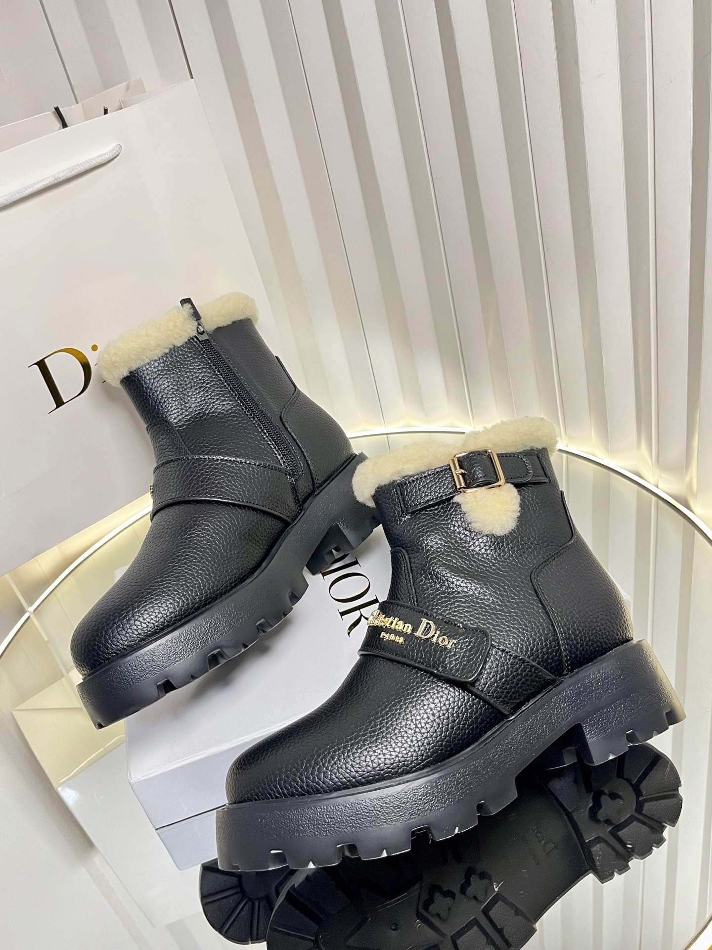 디올 25 신상 D-Major 퍼 여성부츠