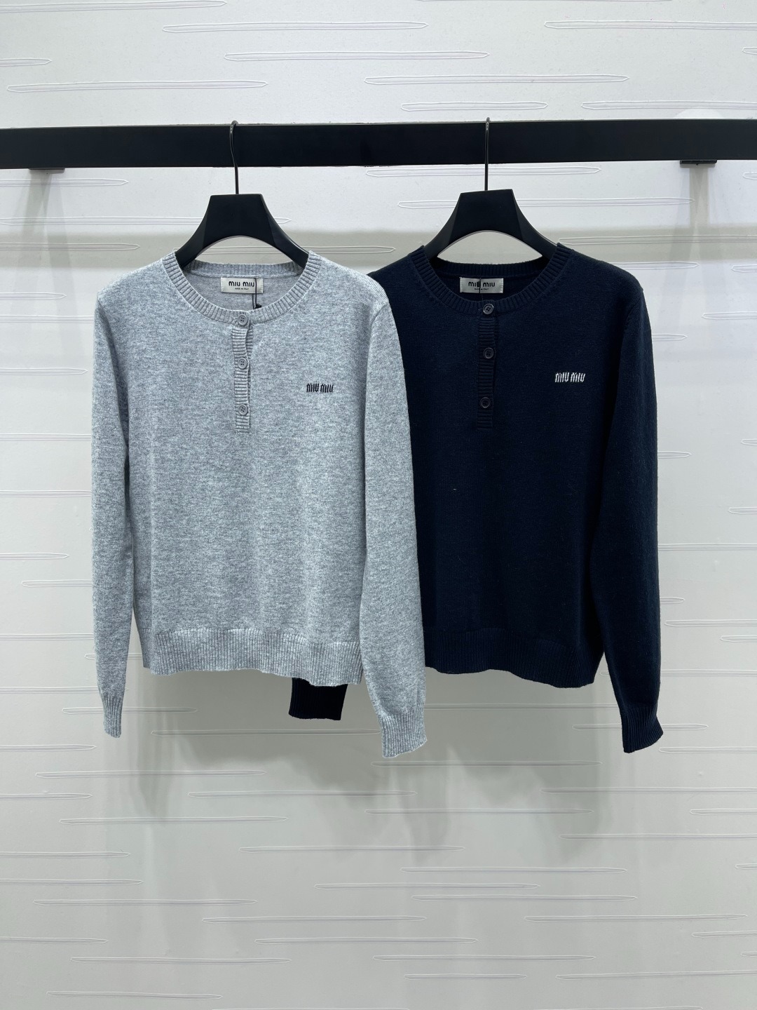 미우미우 25 신상 라운드 니트 긴팔