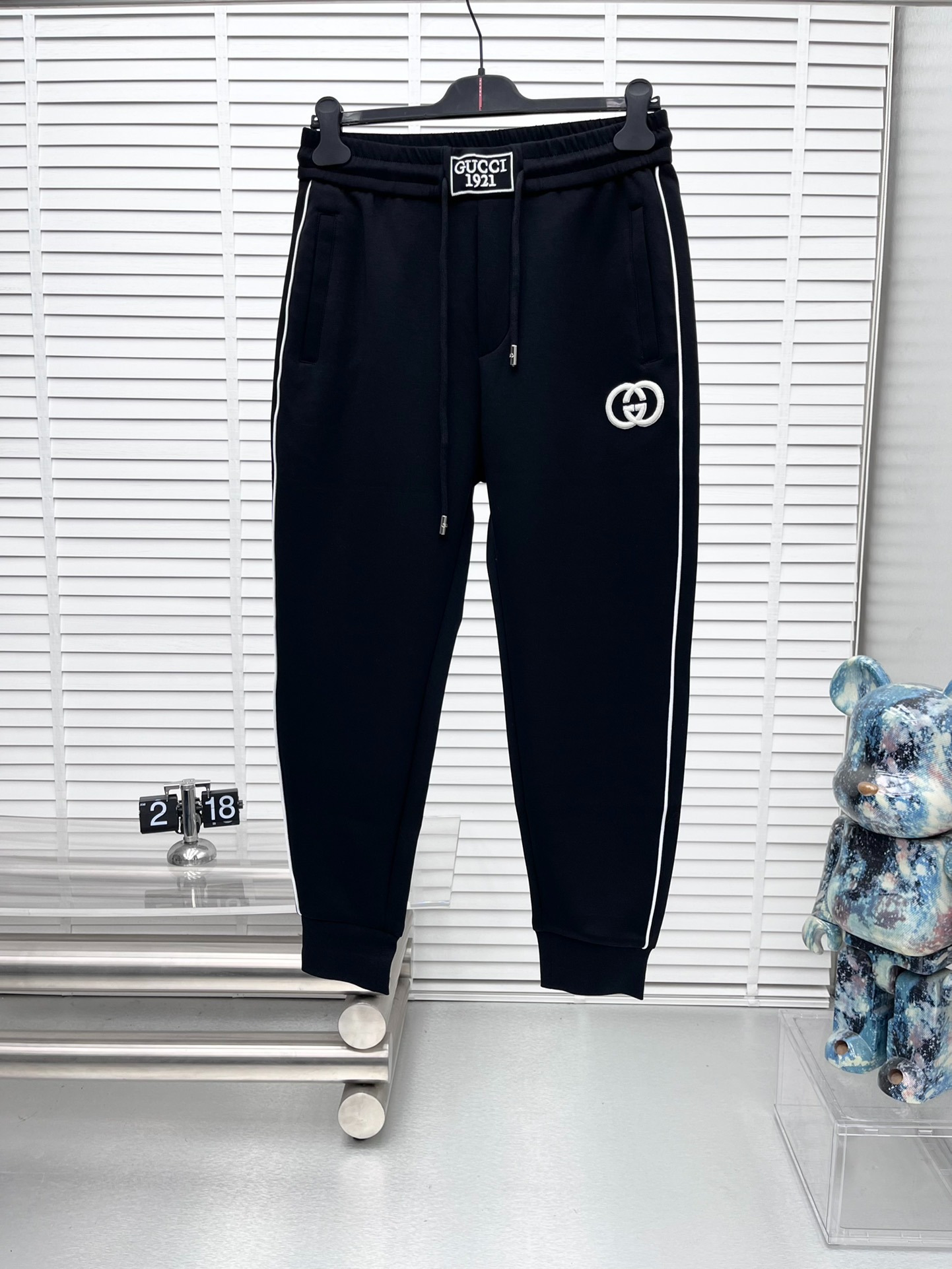 구찌 25ss 신상 팬츠