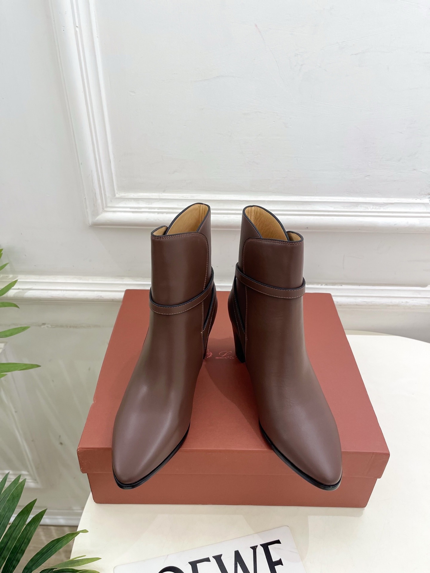 프라다 25 신상 심플 스트랩 앵클부츠