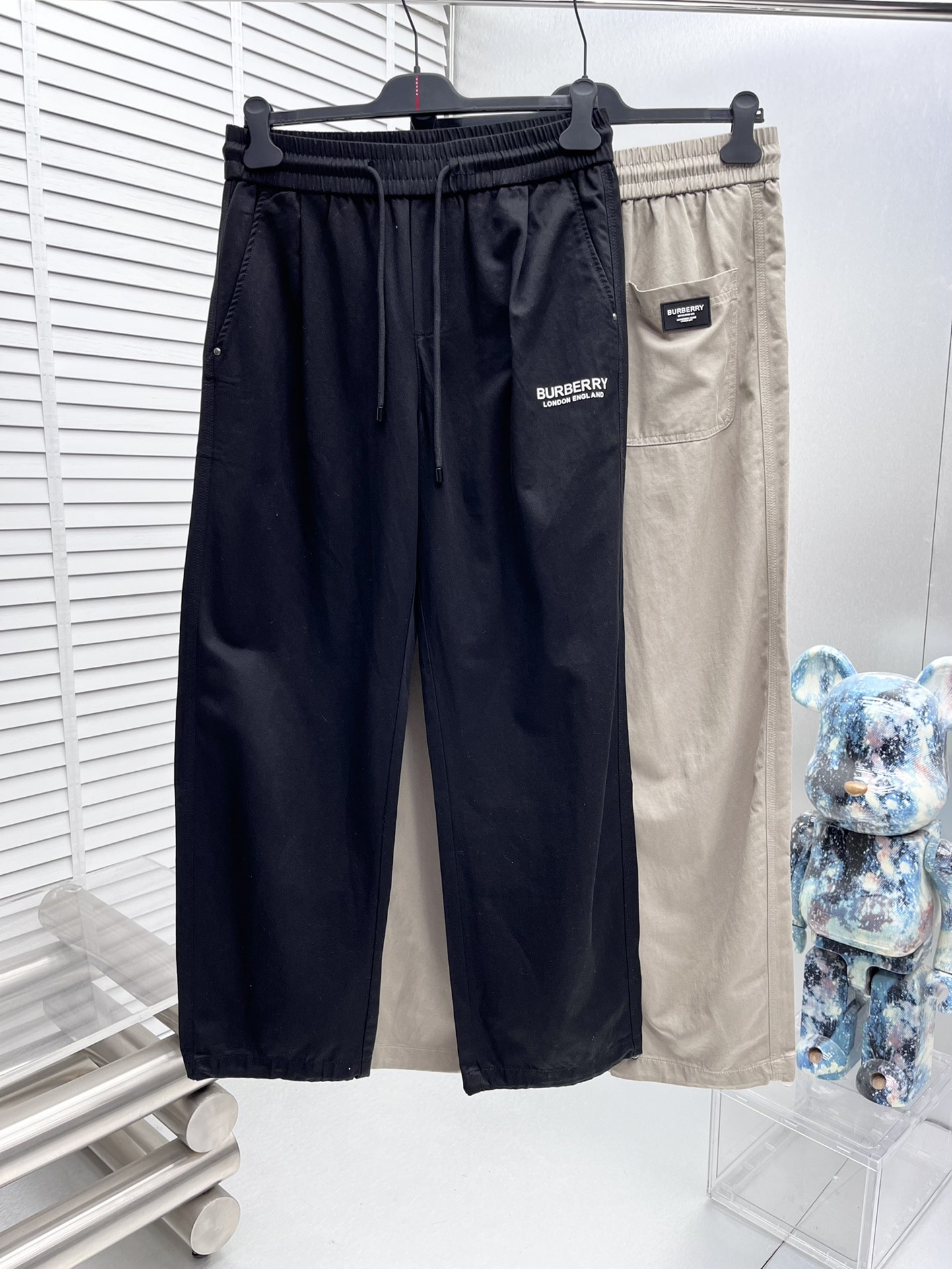 버버리 25ss 신상 슬랙스 팬츠