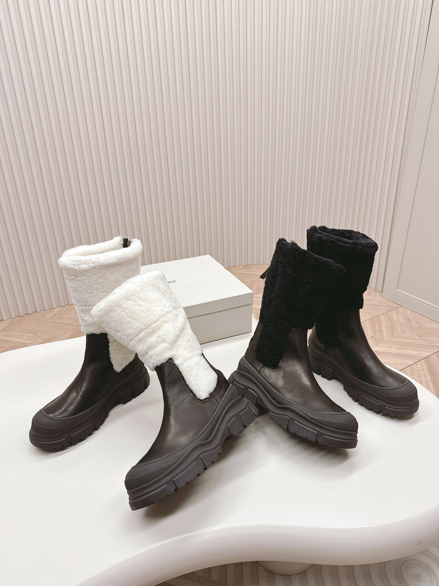 브*넬리 쿠치넬로 신상 부츠