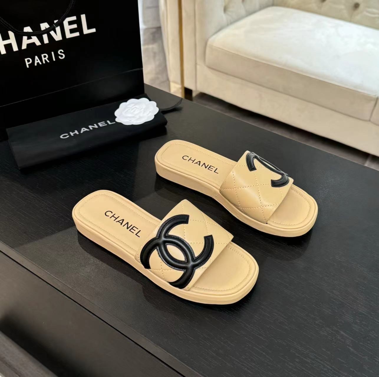 샤넬 클래식 빈티지 슬리퍼