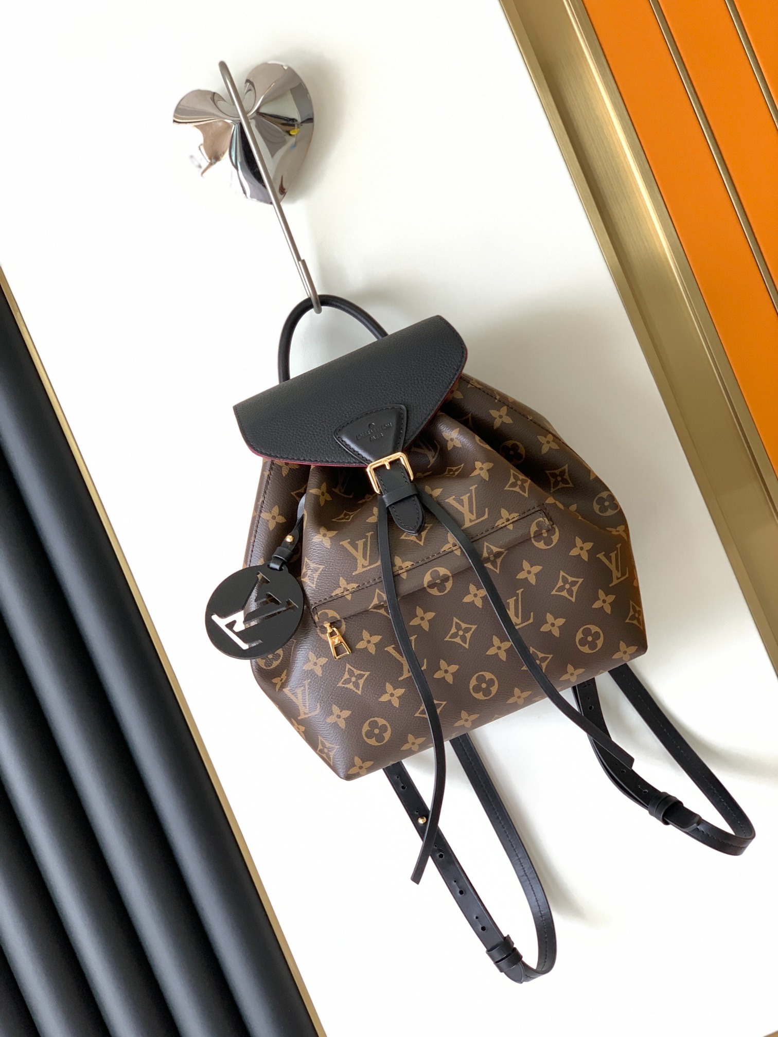 루이비통 몽수리 백팩