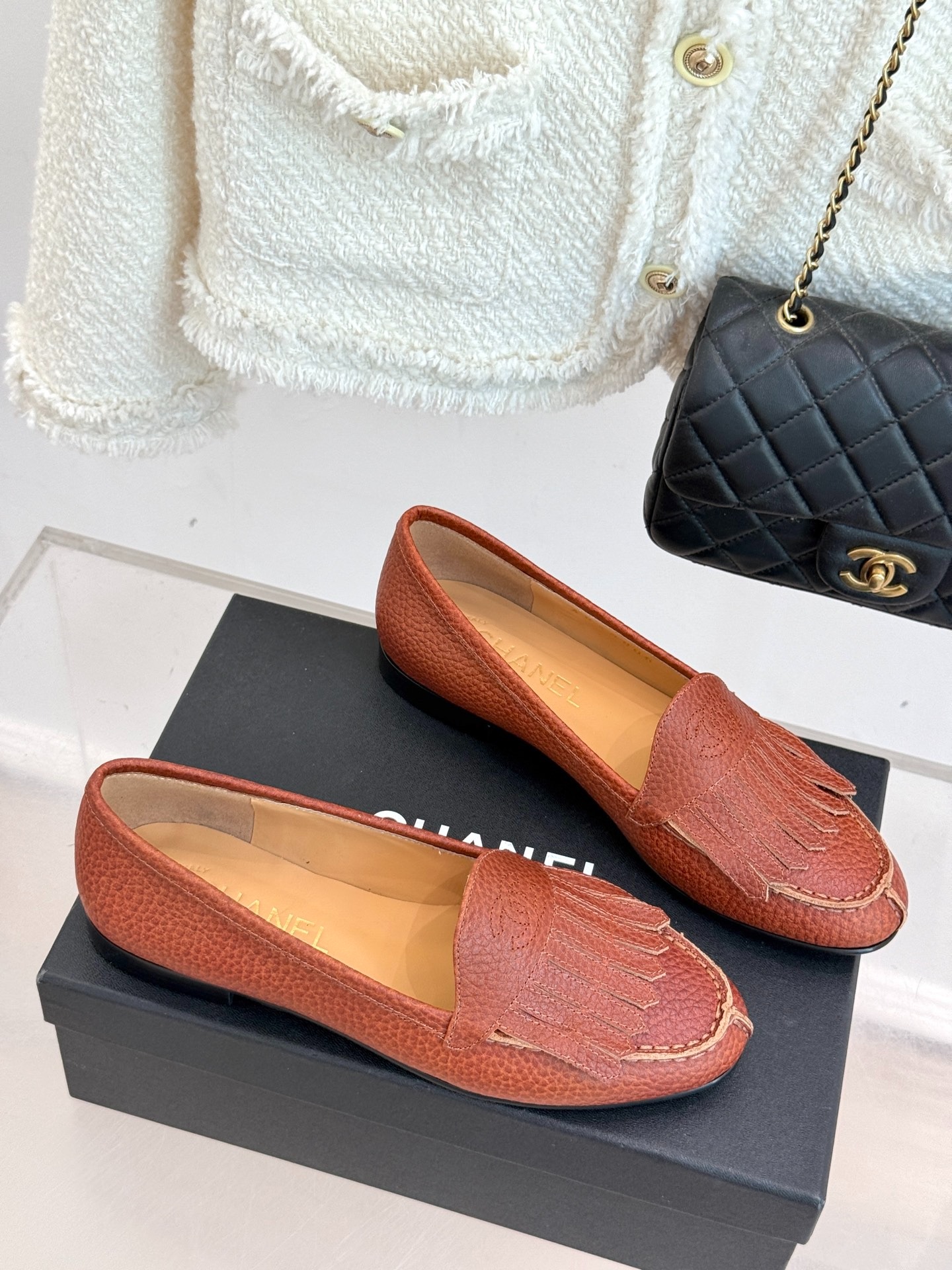 샤넬 클래식 더블 C 태슬로퍼