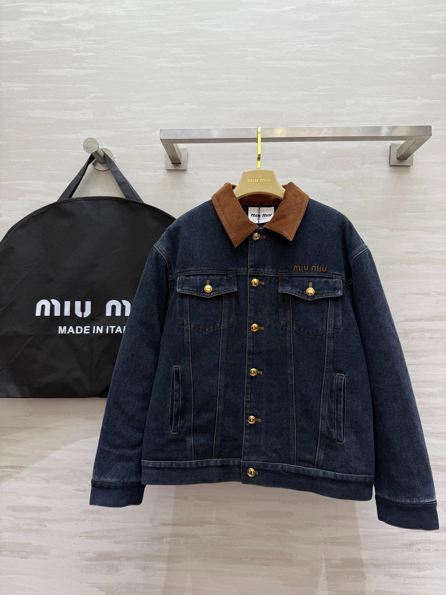 미우미우 신상 패딩 데님 코듀로이 터틀넥 자켓