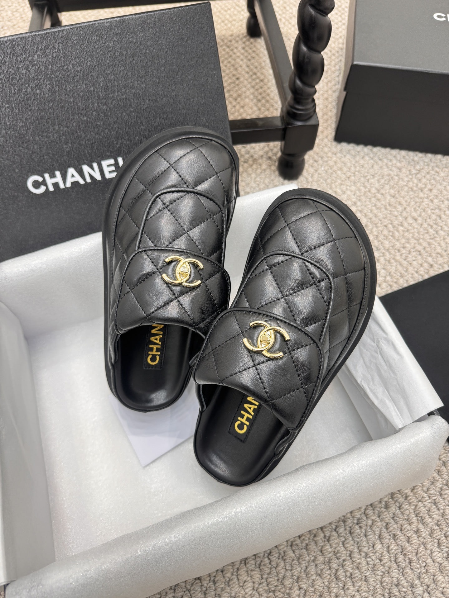 샤넬 더블 c버튼 클래식 슬리퍼