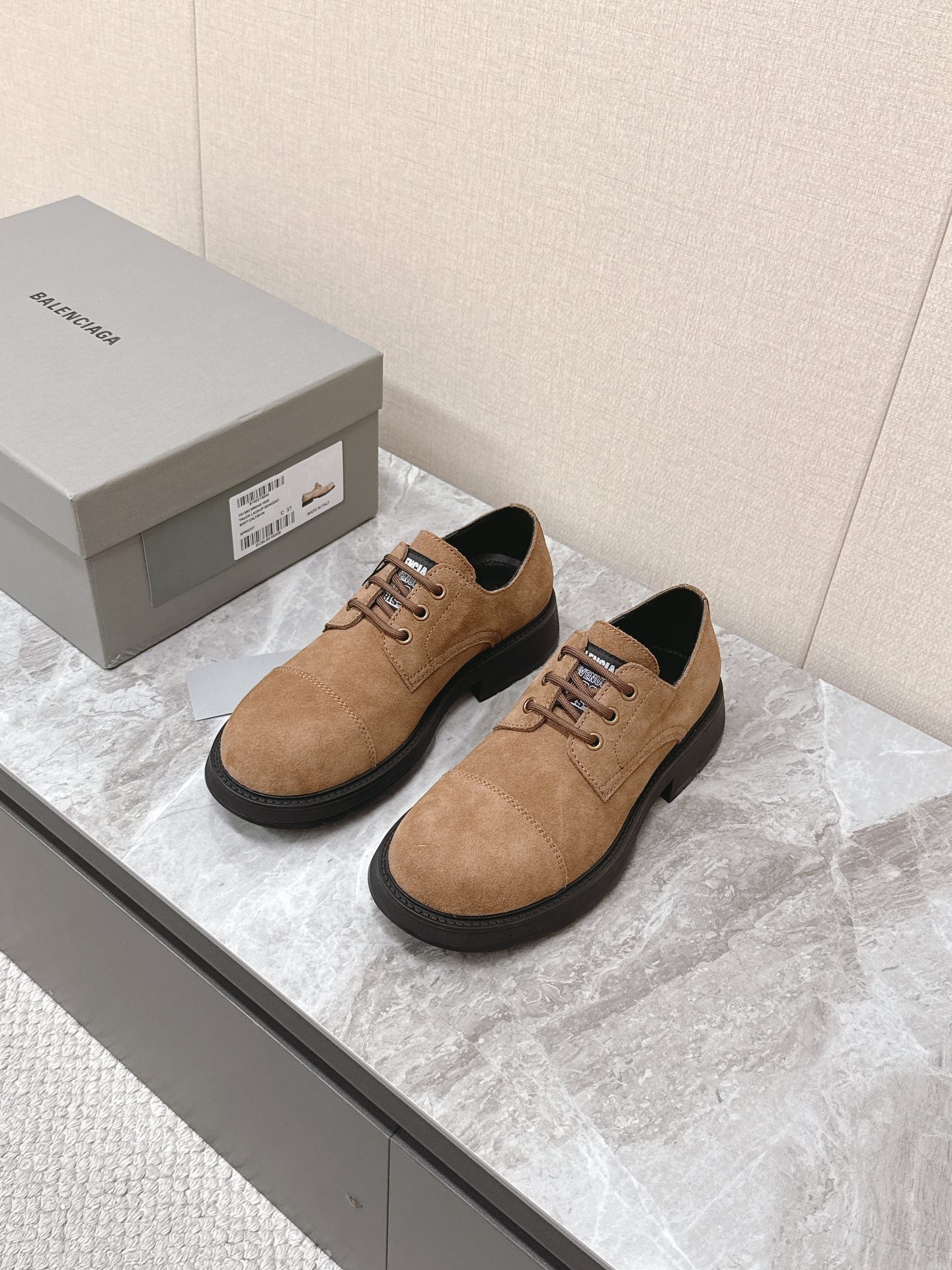 발렌시아가 신상 구두 워커