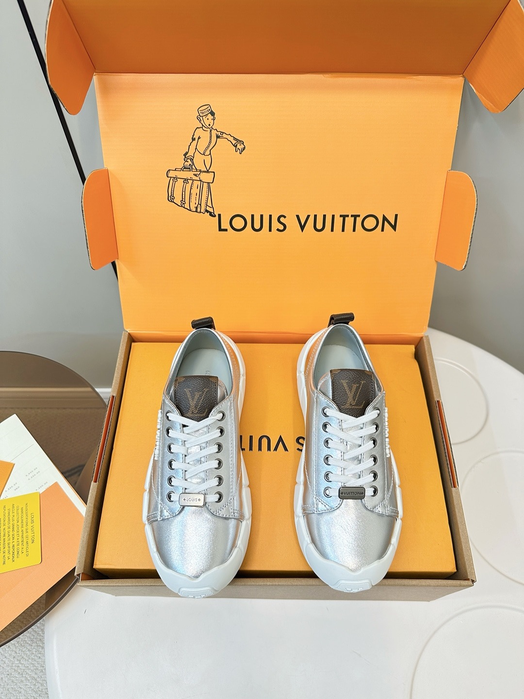 루이비통 클라우드 통굽 스니커즈