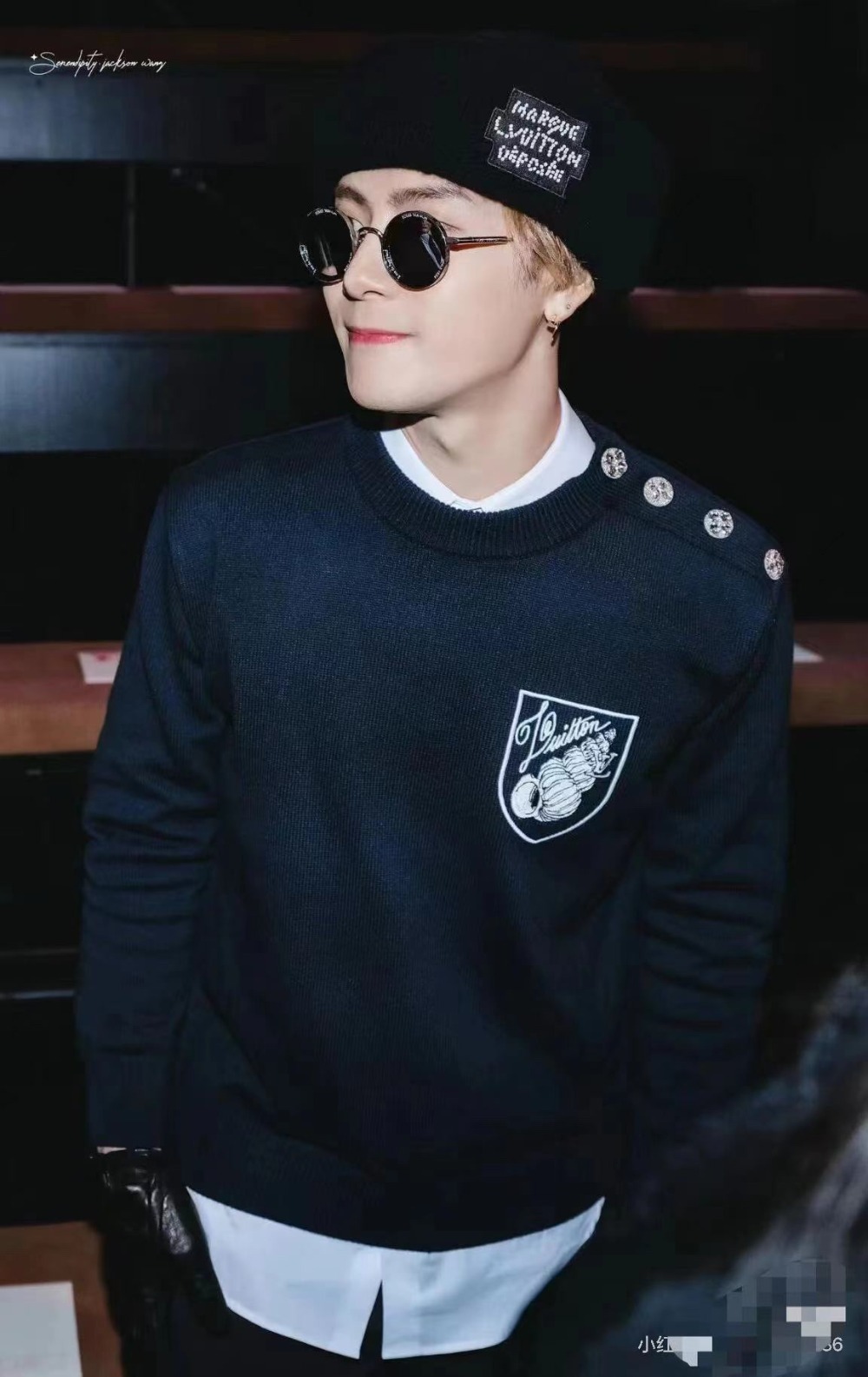 루이비통 24ss 풀오버 니트