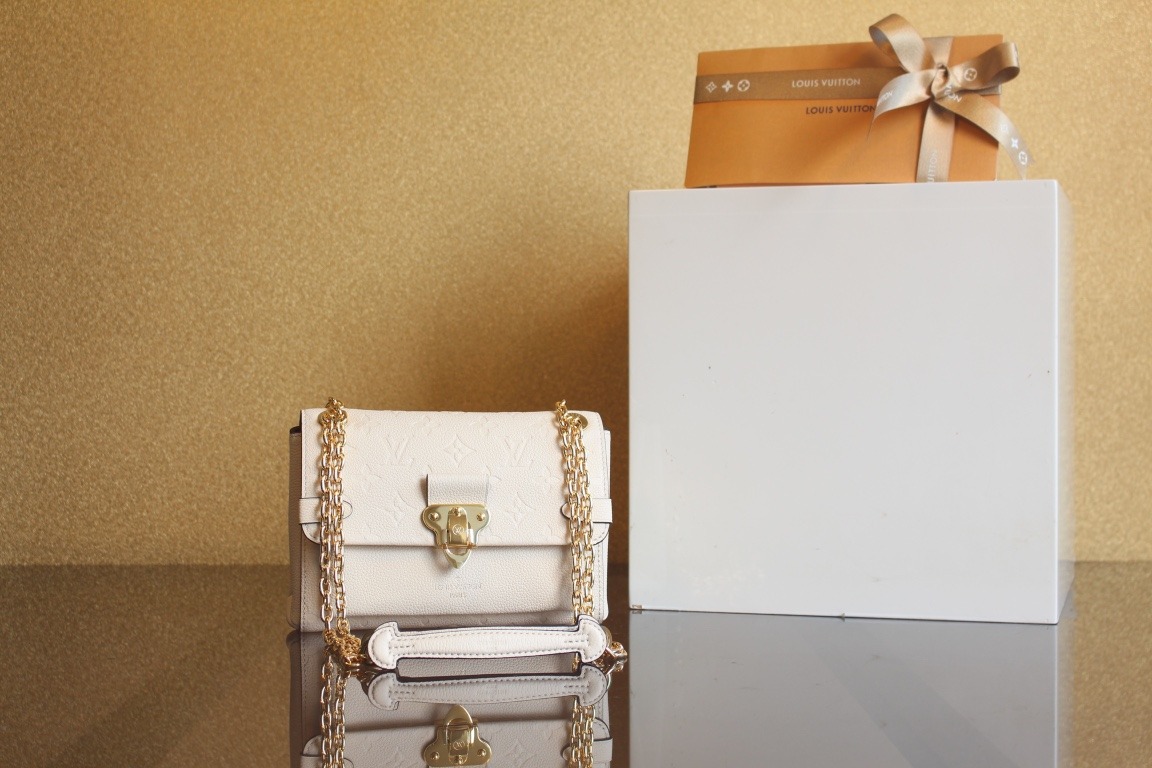 루이비통 앙프렝뜨 바뱅 BB 백