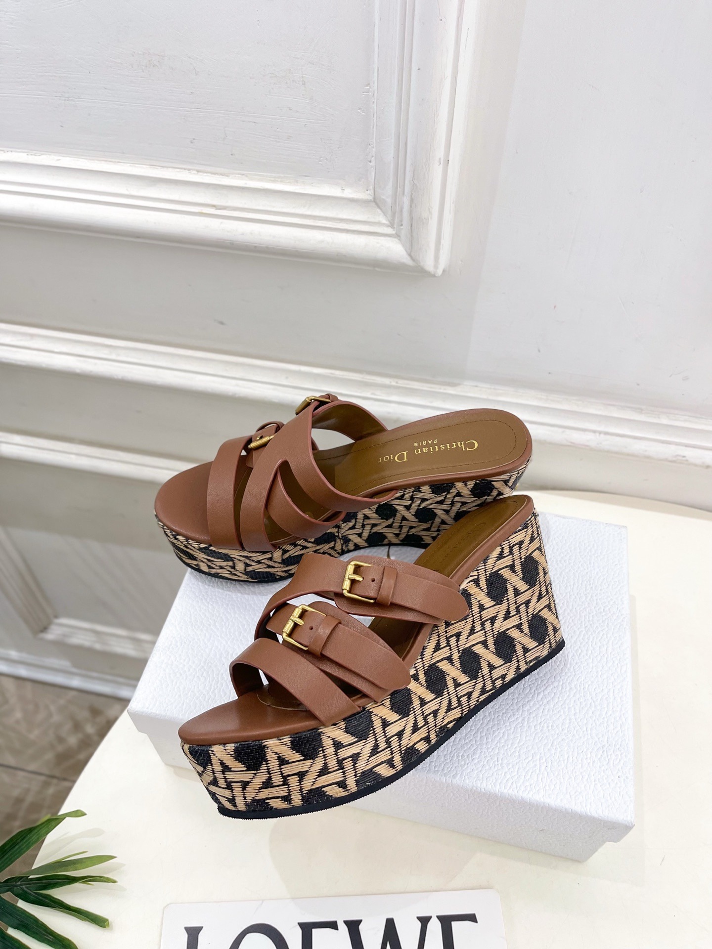 디올 25  신상 아티튜드 웨지 슬리퍼