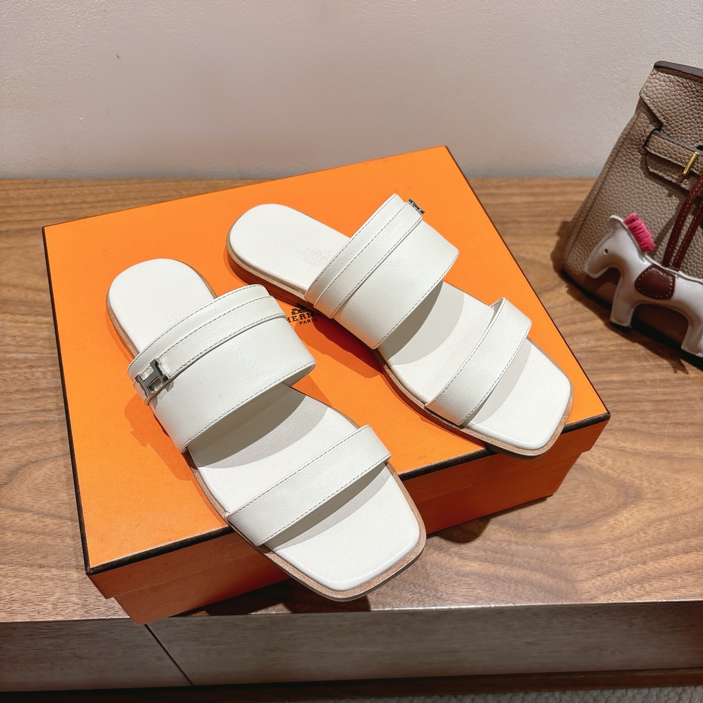 에르메스 2025 신상 플랫 슬리퍼