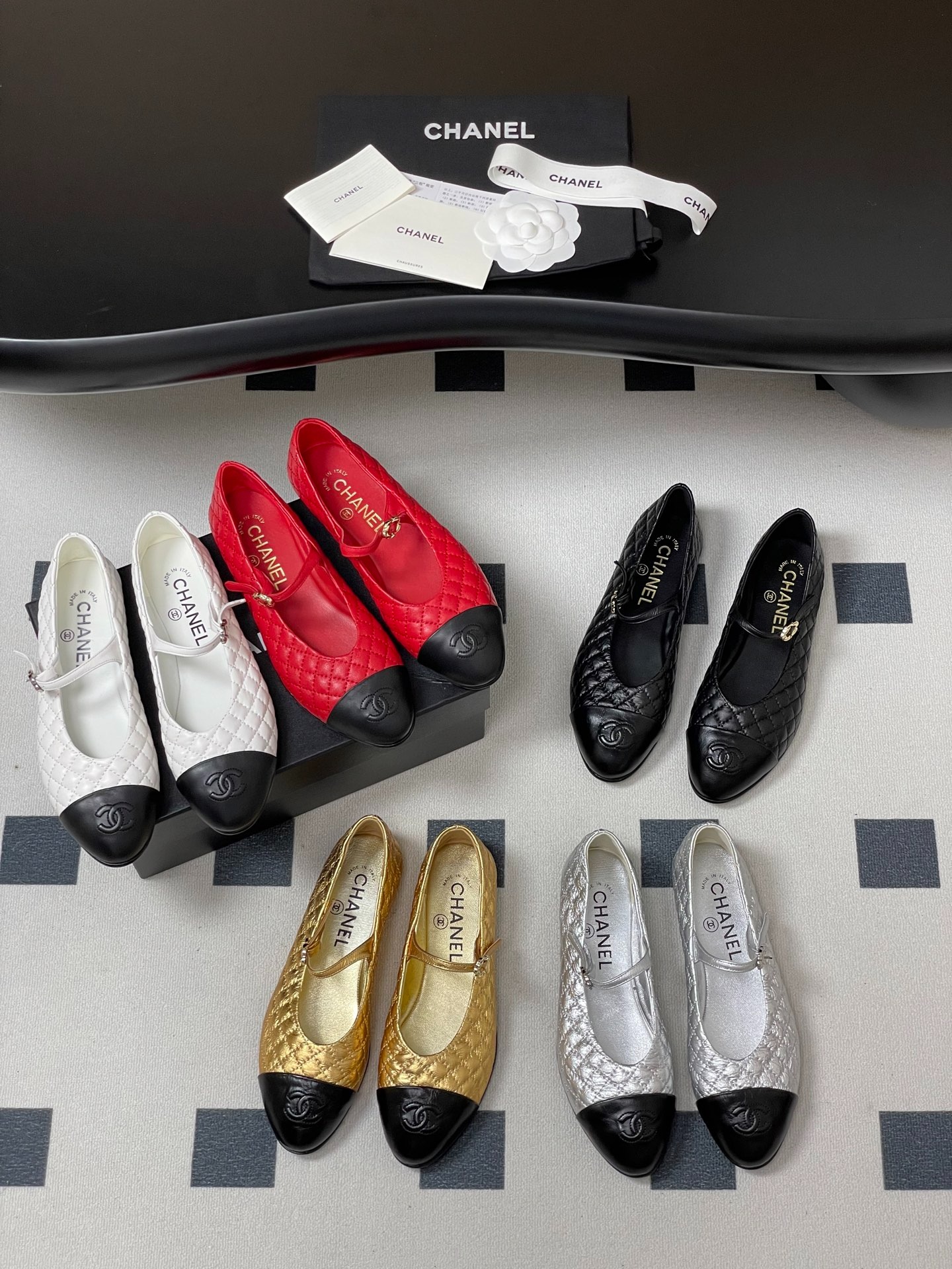 샤넬 봄여름 신상 빈티지 스웨이드 플랫 슈즈