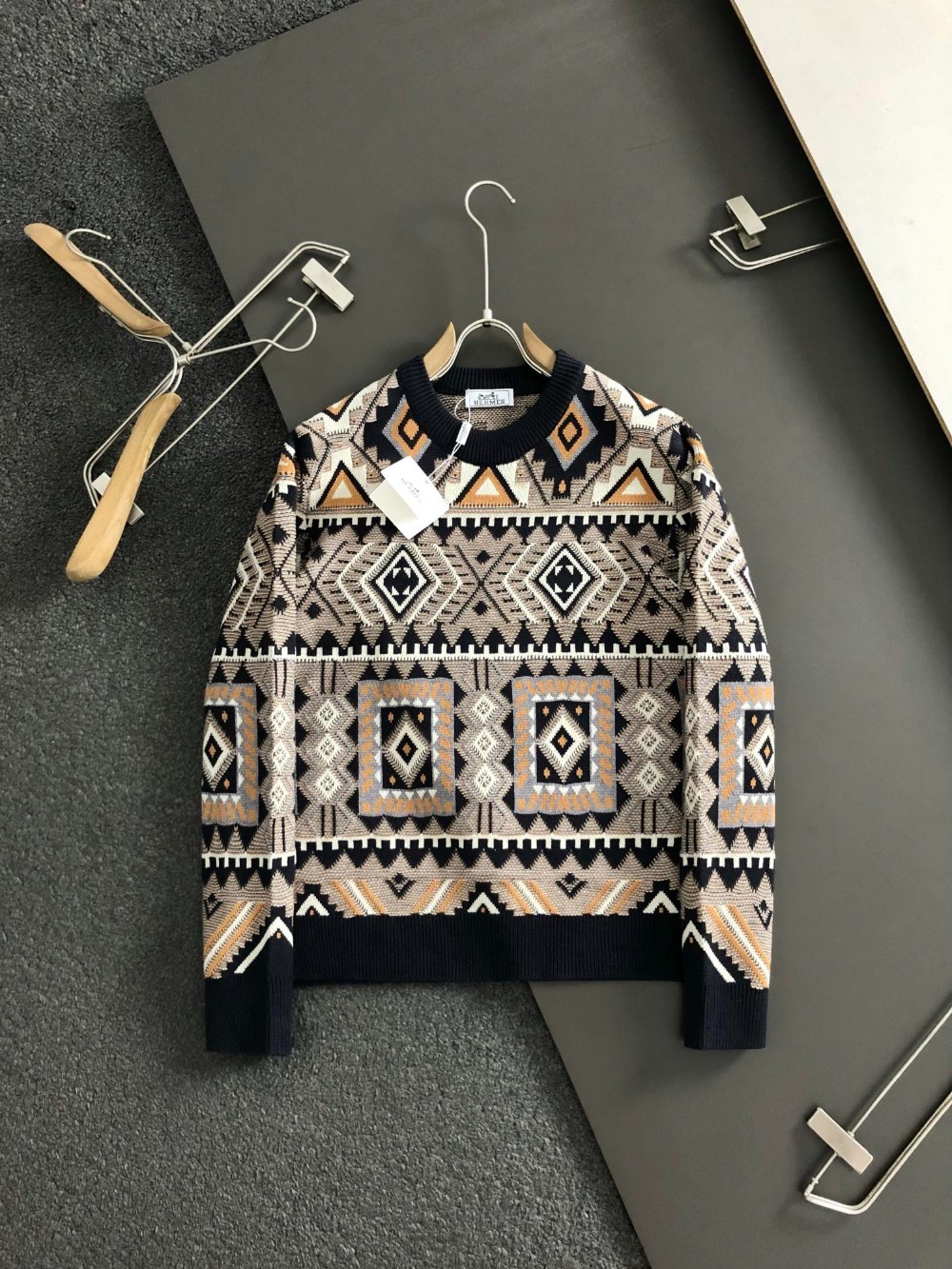 에르메스 24ss 클래식 빈티지 라운드 니트