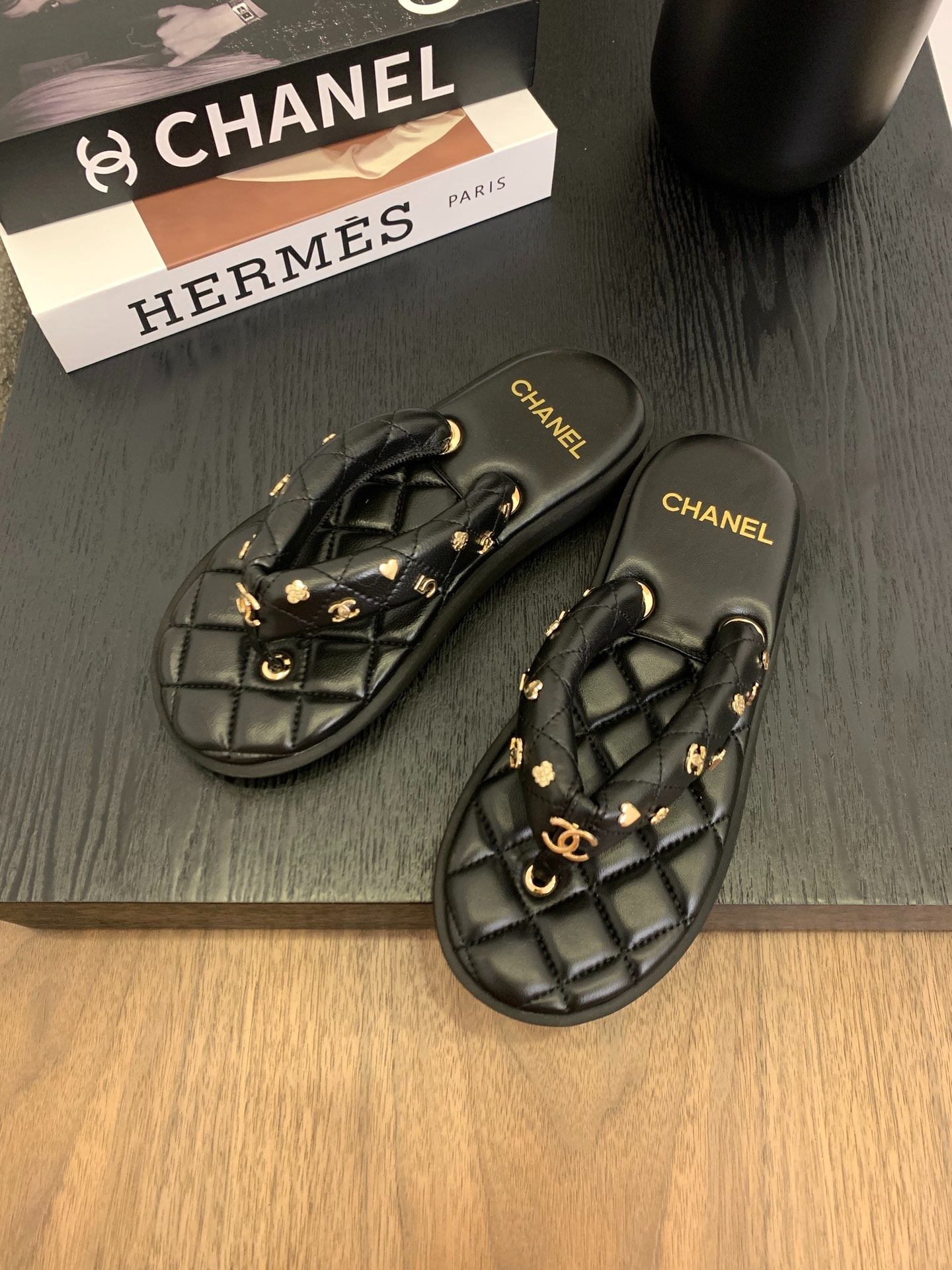 샤넬25 신상 퀼팅 조리 슬리퍼