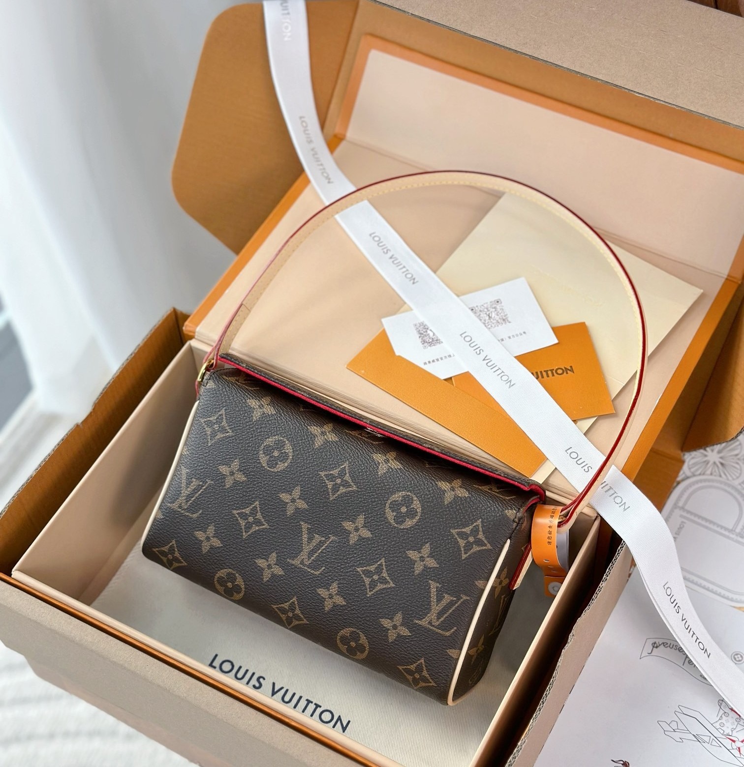 루이비통 미니 포쉐트 백