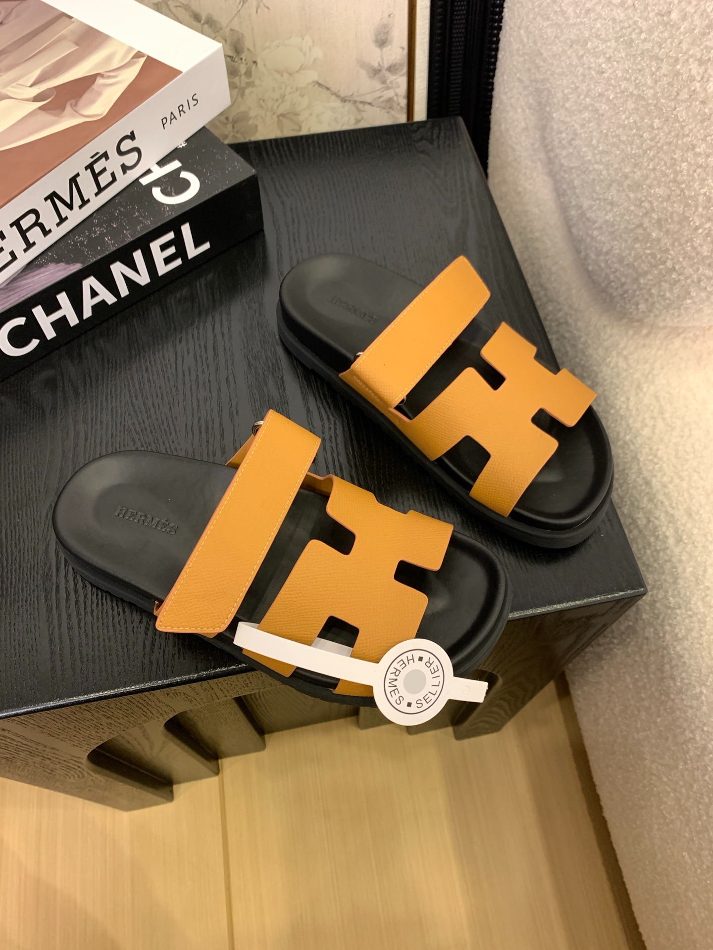 에르메스 레트로 벨크로 슬리퍼