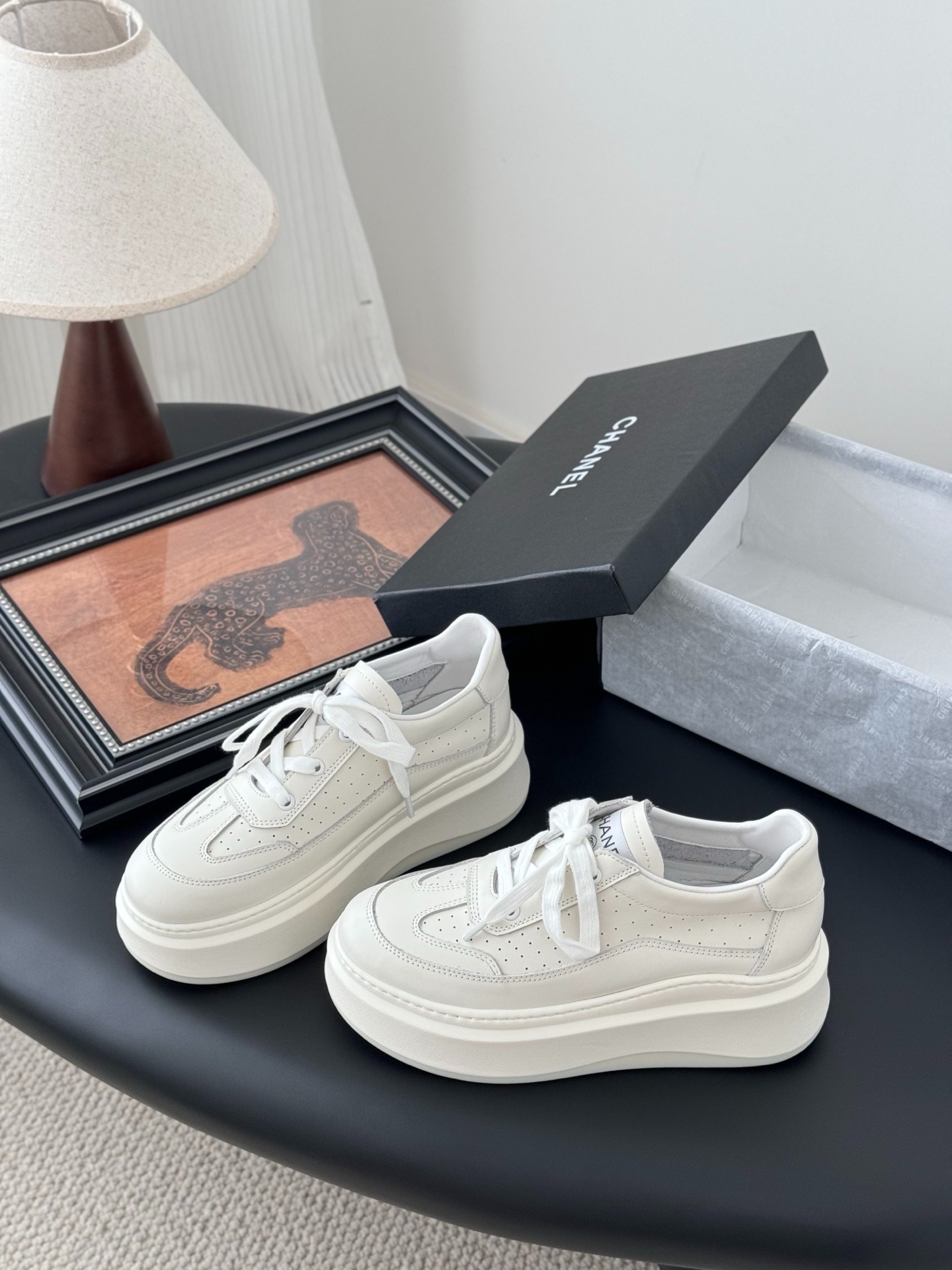 샤넬 뉴팬더 패치워크 스니커즈