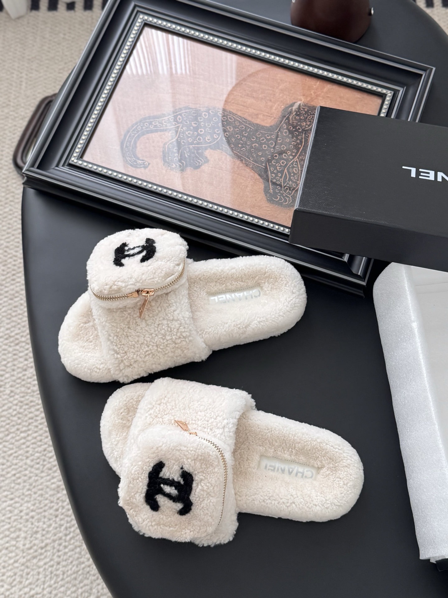 샤넬 25K 신상 털 슬리퍼