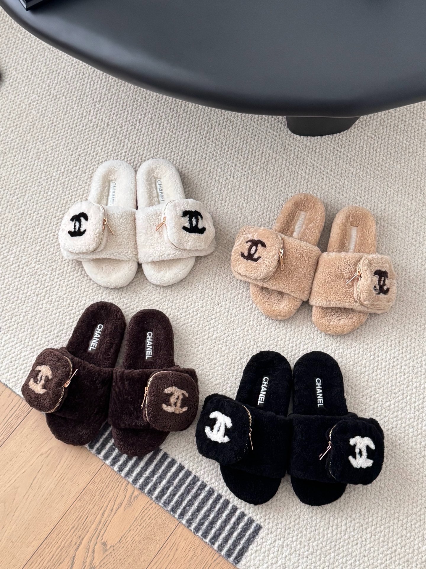샤넬 25K 신상 털 슬리퍼