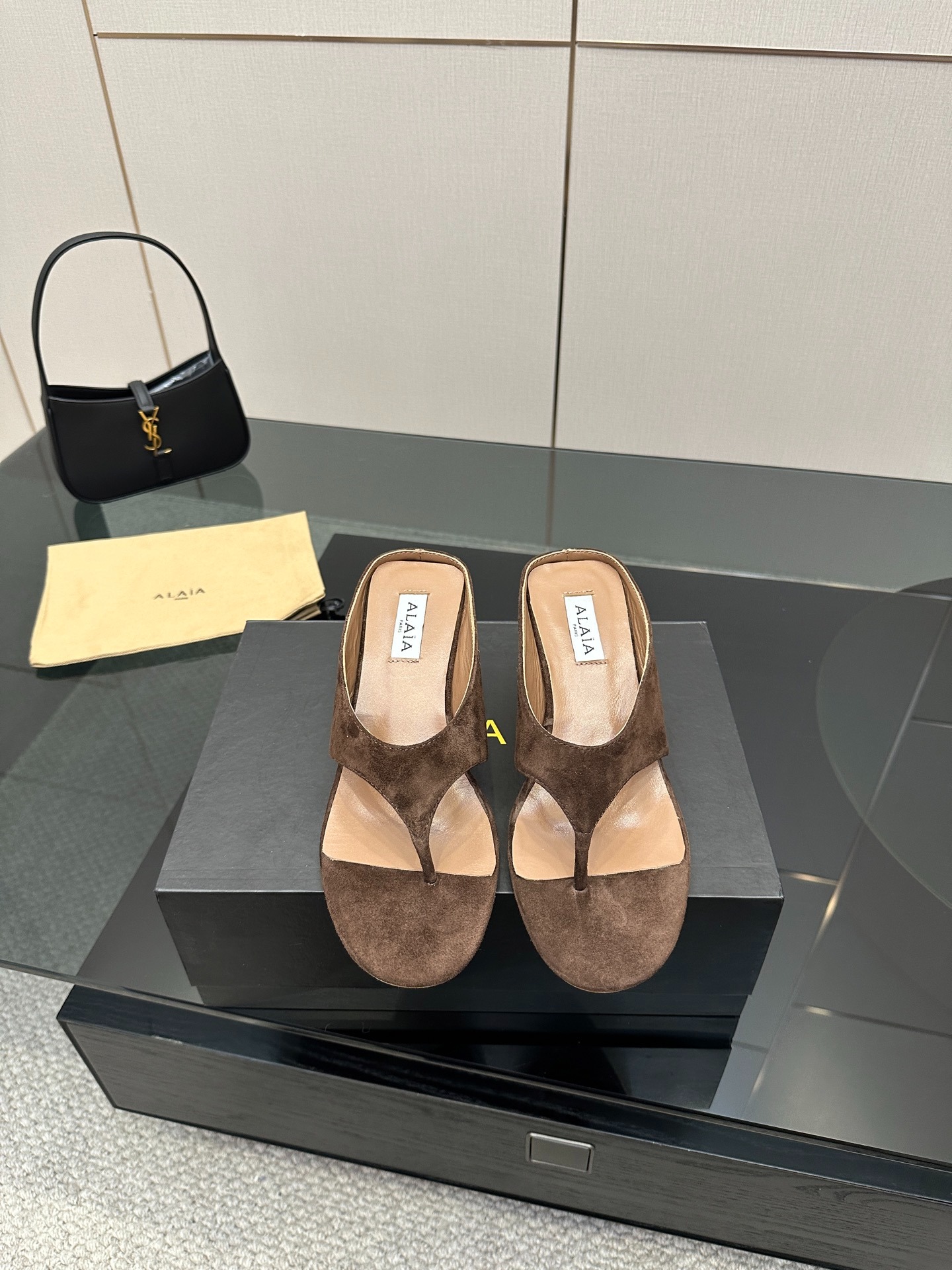 알라이아 큐빅 통굽웨지 슬리퍼