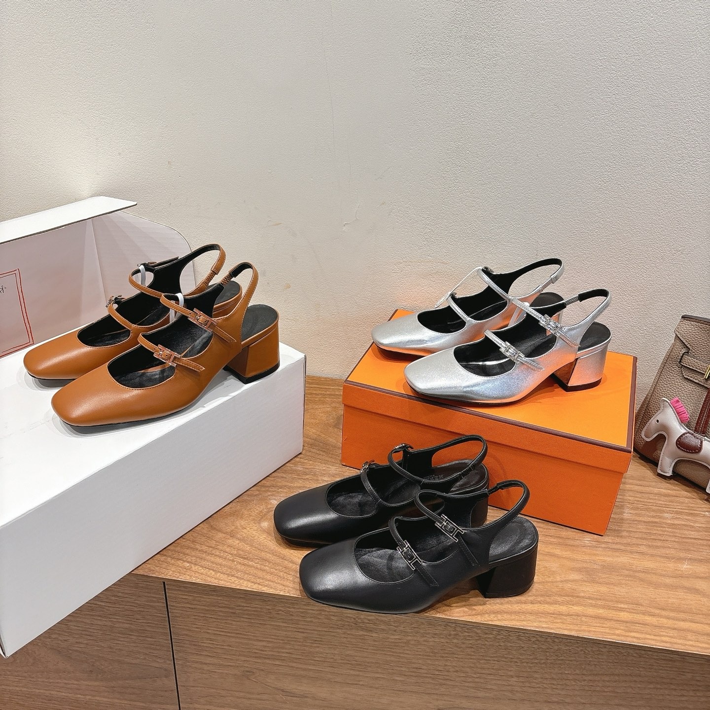 에르메스 25 신상 플랫 샌들