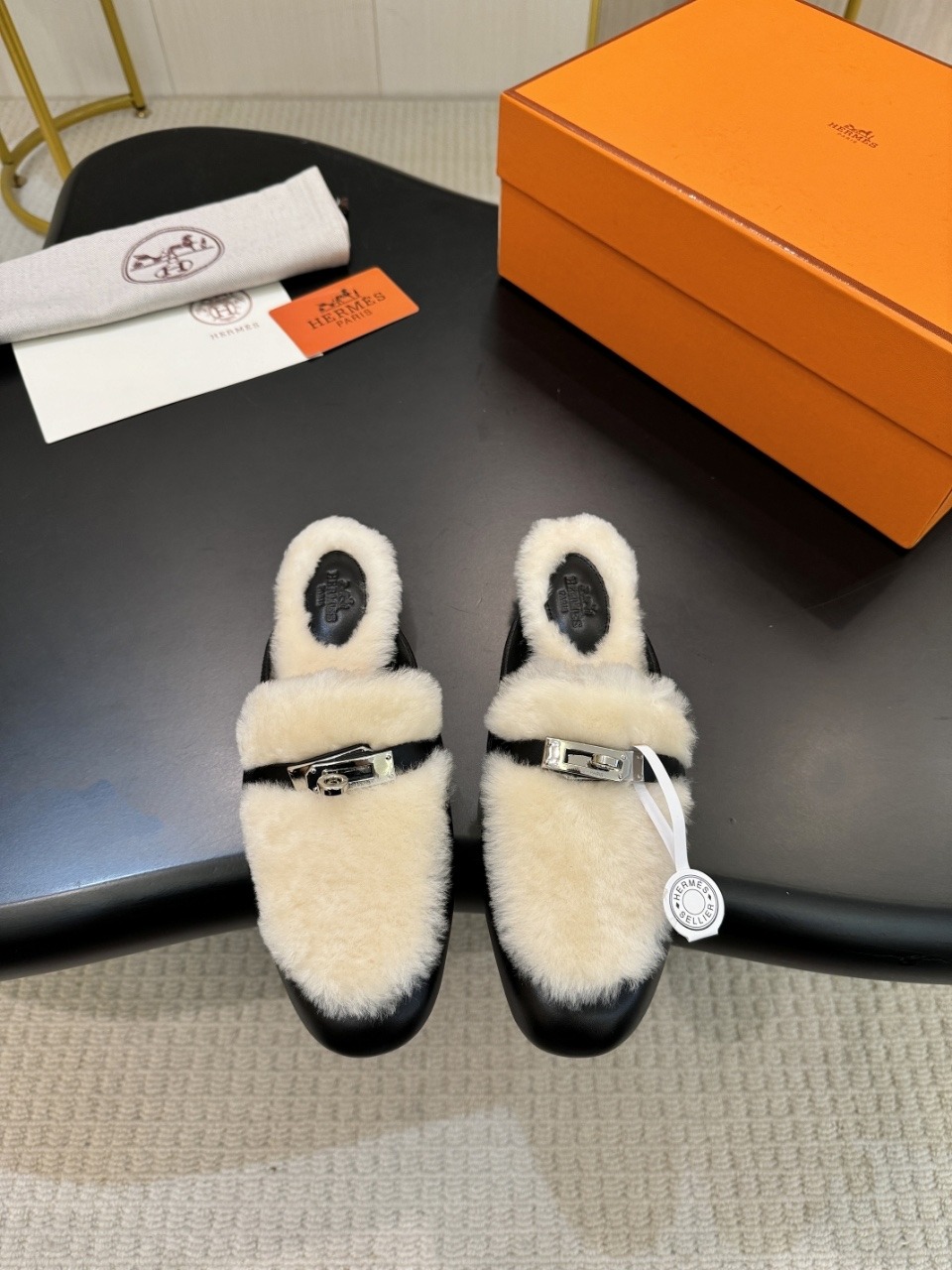 에르메스 25 가을 겨울 신상 켈리 털 슬리퍼