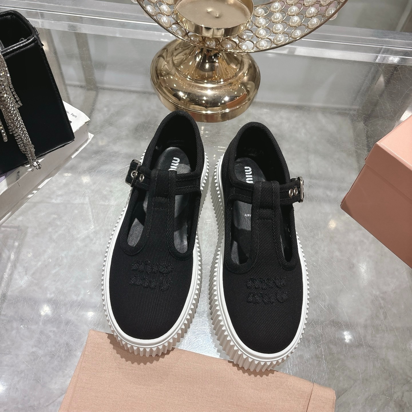 미우미우 25 신상 통굽 플랫폼 스니커즈